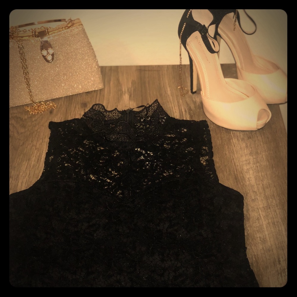 🖤Boohoo High Neck Lace Dress🖤